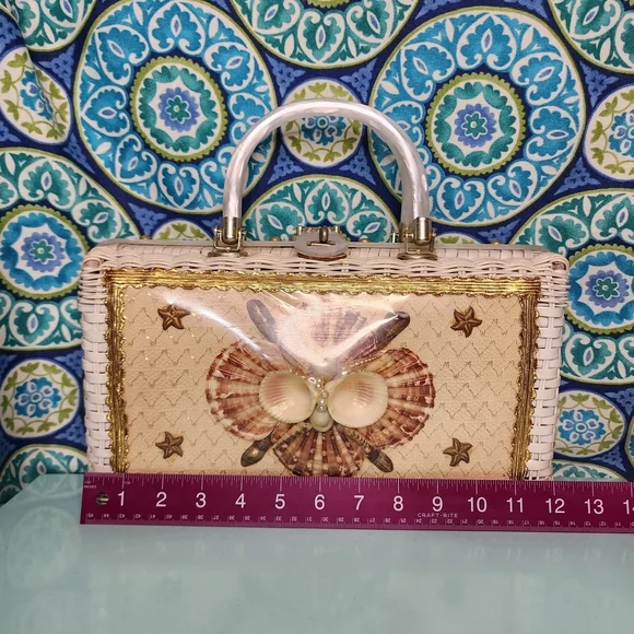 Vintage Princess Charming by Atlas Seashell Wicker Lucite Handle Purse 1950s/60s - Picture 4 of 15